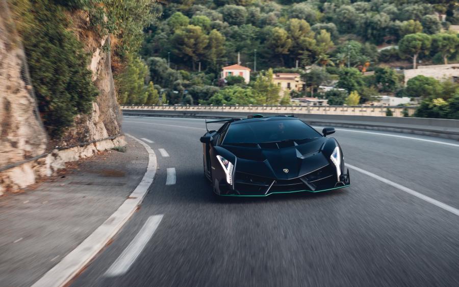  Lamborghini Veneno Roadster (2/9) 2015 года  (фото 6 из 18)